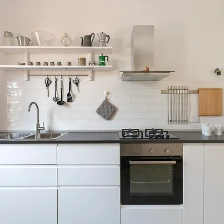 Beautiful 4bed Apt,sleeps 9 Nr Piazza Della Liberta